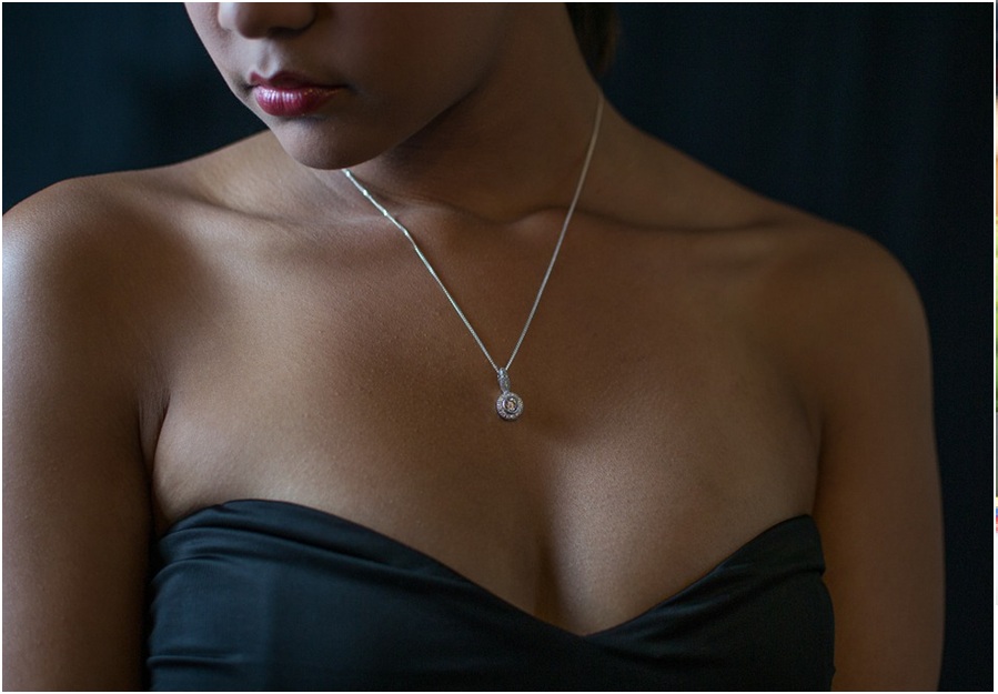 The engravable pendant necklace is the new style statement for youth