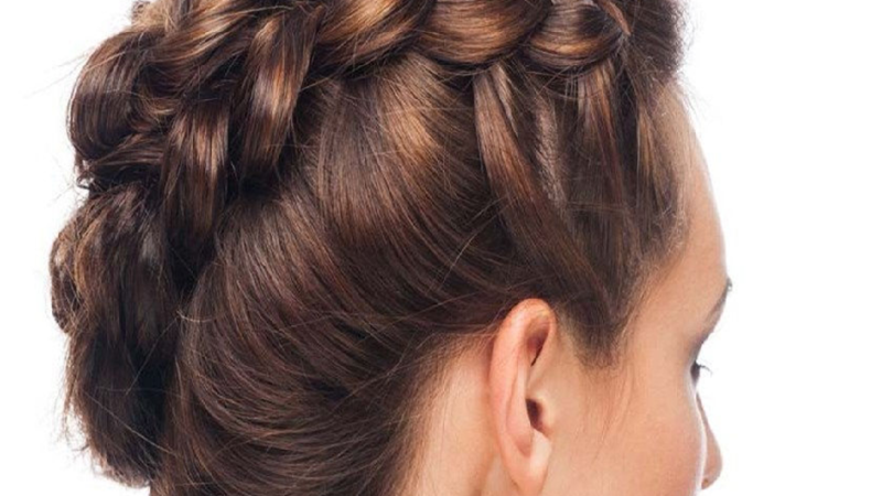 5 Top Summer Hairstyles to Beat the Heat