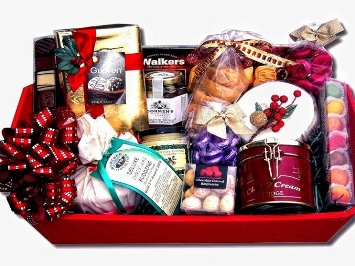 How to Create a Christmas Hamper