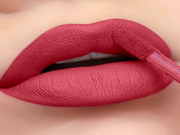 How to Contour Your Lips to Make Them Look Bigger& Fuller?