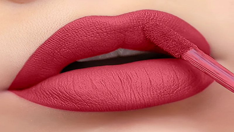 How to Contour Your Lips to Make Them Look Bigger& Fuller?