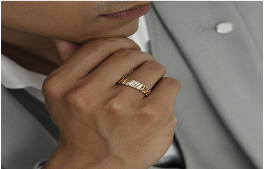 modern diamond ring 